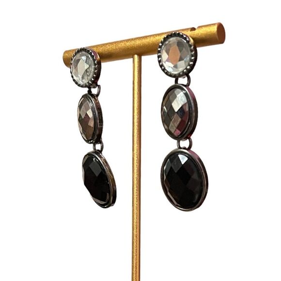 🤯5/$20🤯 Black And Metallic Gray And Rhinestone Drop Earring - Picture 4 of 4